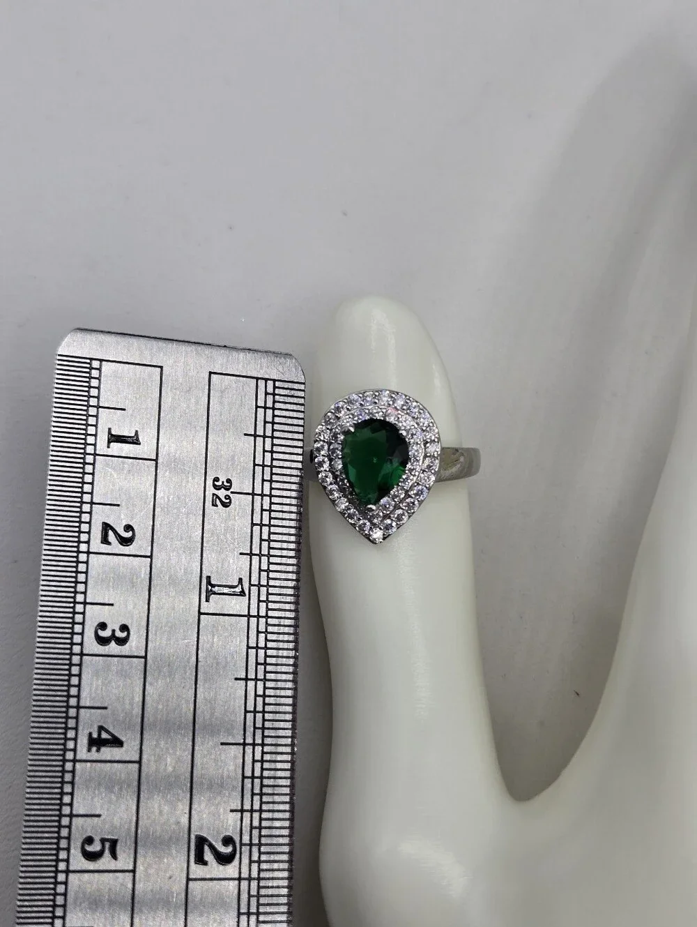 Swarovski Crystal Elements Silver Teardrop Ring Emerald Green Size 7.5 Halo